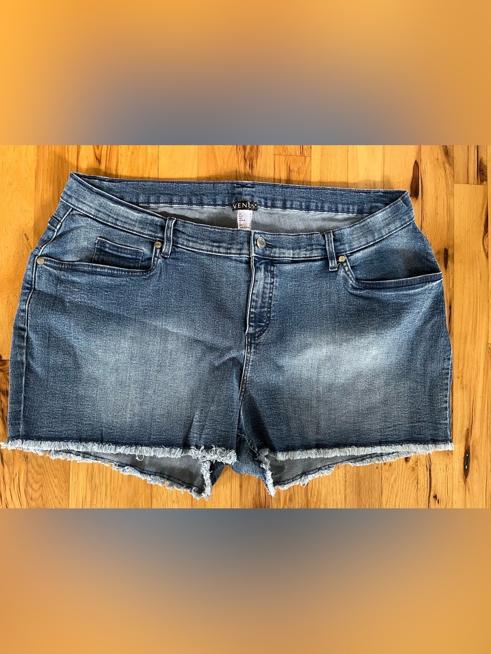 VENUS Dark Blue Denim Frayed Hem Shorts – Size 20